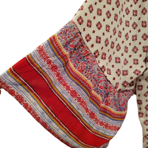 Mason & Belle White and Red Floral Mixed Print Split Collar Top Size L NWT - Picture 3 of 6